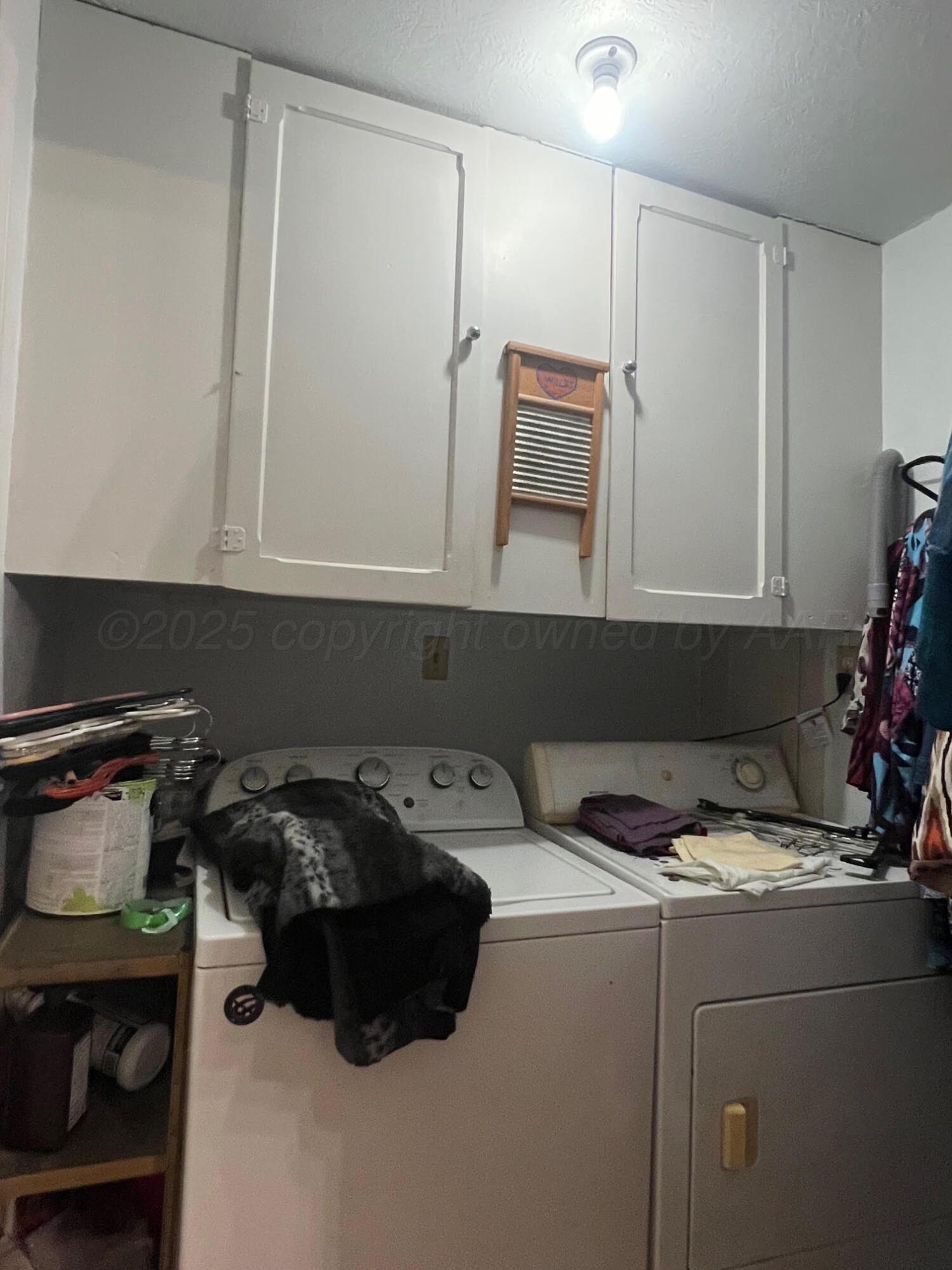 716 West Cleveland Street Memphis, TX 79245 - Photo 10 of 14 Laundry room