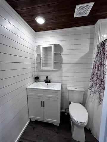 a table room with a chair