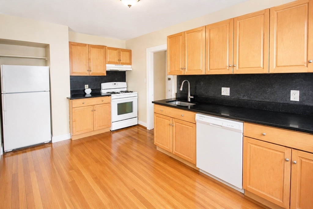 136 Spring Street, Unit 3L Boston, MA 02132 - Photo 1 of 4 Gallery Image 1