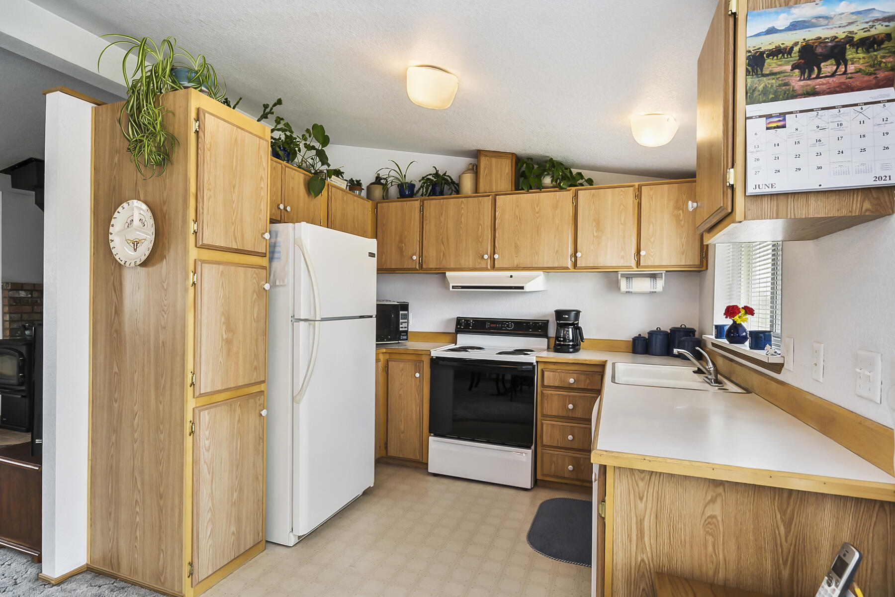 63520 Johnson Ranch Road Bend, OR 97701 - Photo 12 of 52 Kitchen