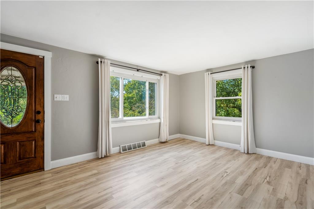 151 Manor Road Wexford, PA 15090 - Photo 4 of 31 Gallery Image 4