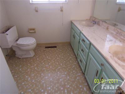 9173 Beecher Road Flushing, MI 48433 - Photo 7 of 8 20165930-6.JPG