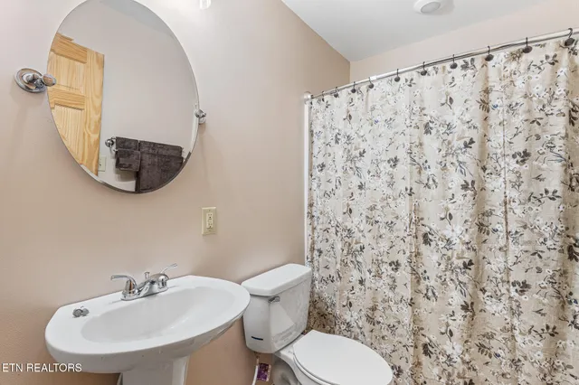 $330,000 | 152 Keylon Drive, Harriman, TN 37748