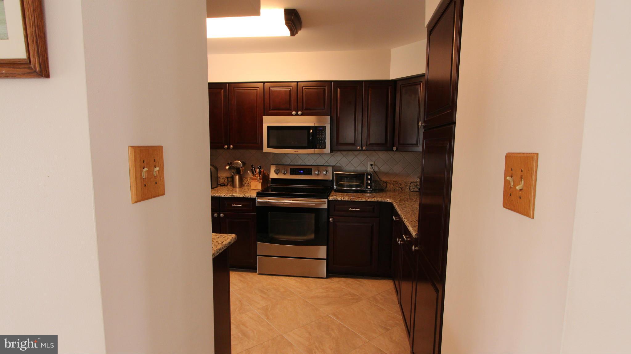 5245 Columbia Road, Unit 372 Columbia, MD 21044 - Photo 3 of 27 Kitchen