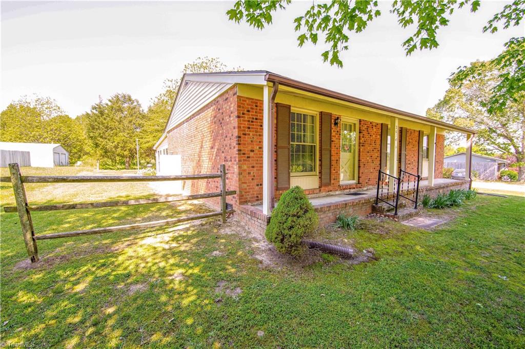 2614 Ingram Road High Point, NC 27263 - Photo 3 of 30 Gallery Image 3