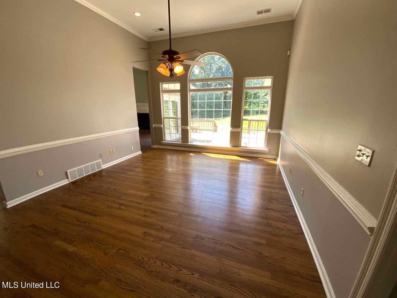 1003 Moore Road Holly Springs, MS 38635 - Photo 4 of 16 living room