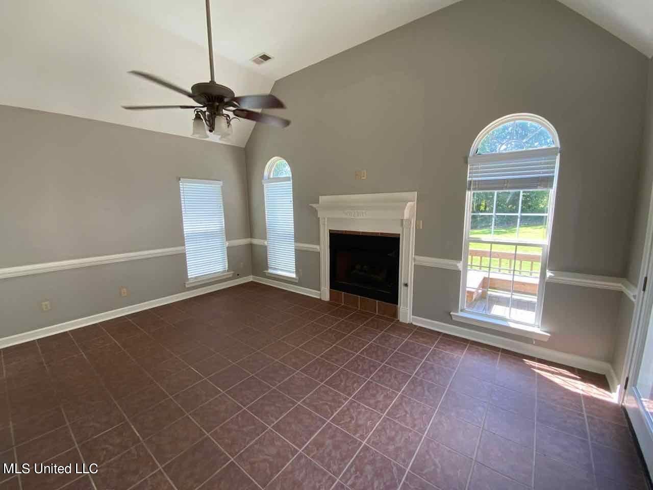 1003 Moore Road Holly Springs, MS 38635 - Photo 5 of 16 family room