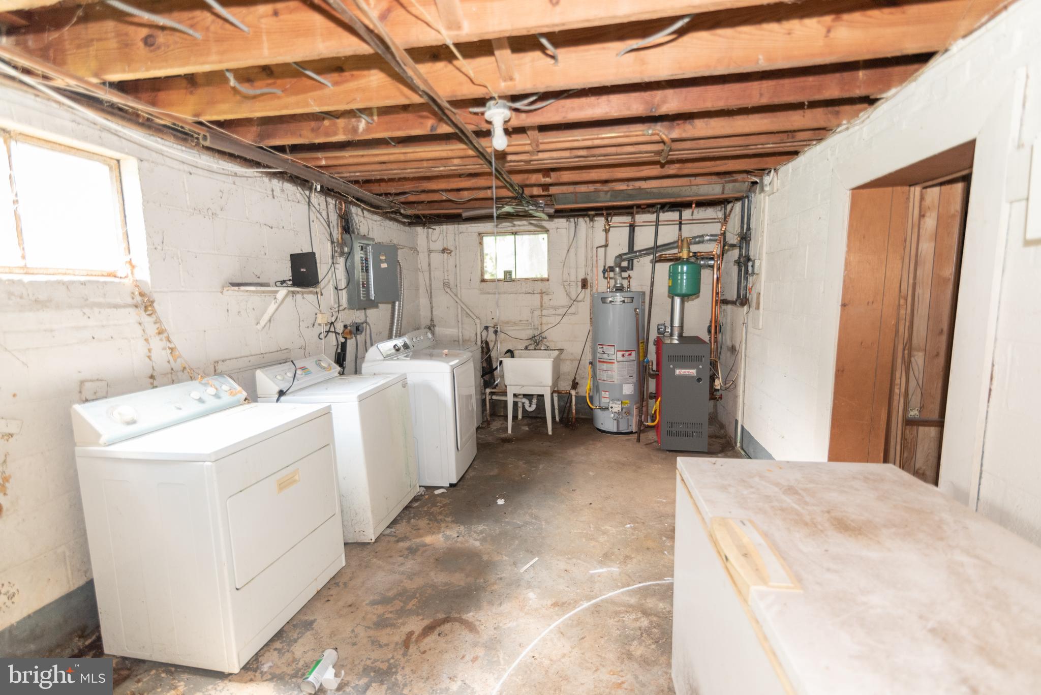 1211 Burketon Road Hyattsville, MD 20783 - Photo 23 of 35 Laundry/Utility Room