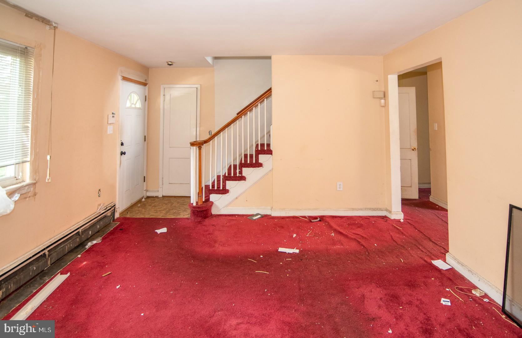 1211 Burketon Road Hyattsville, MD 20783 - Photo 4 of 35 Living room