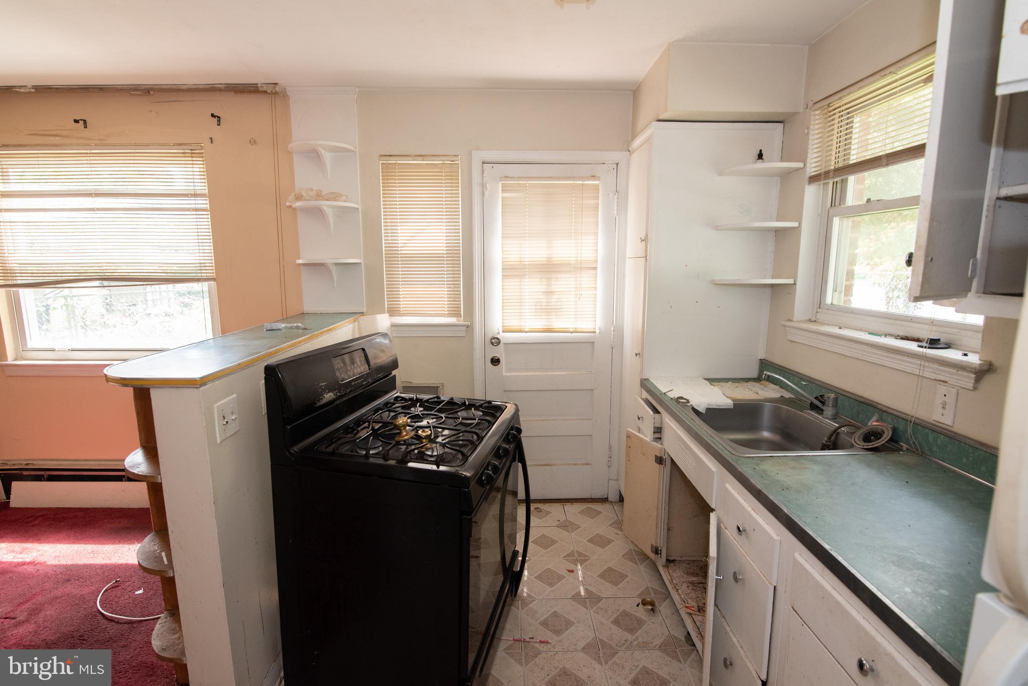 1211 Burketon Road Hyattsville, MD 20783 - Photo 5 of 35 Kitchen
