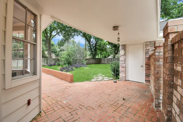 a view of house with entryway