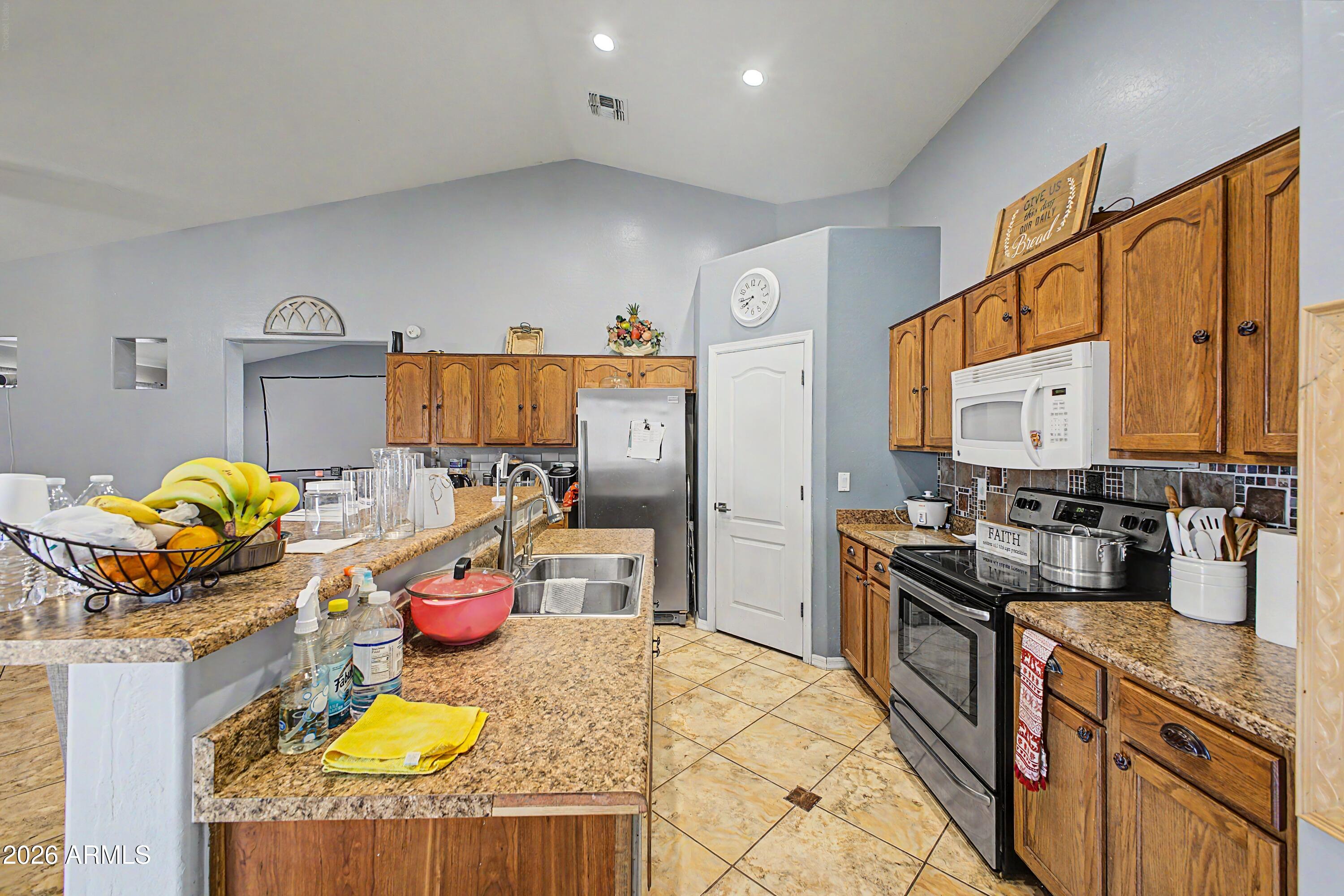 25652 West Rio Vista Lane Buckeye, AZ 85326 - Photo 13 of 32 13 - Rio Vista
