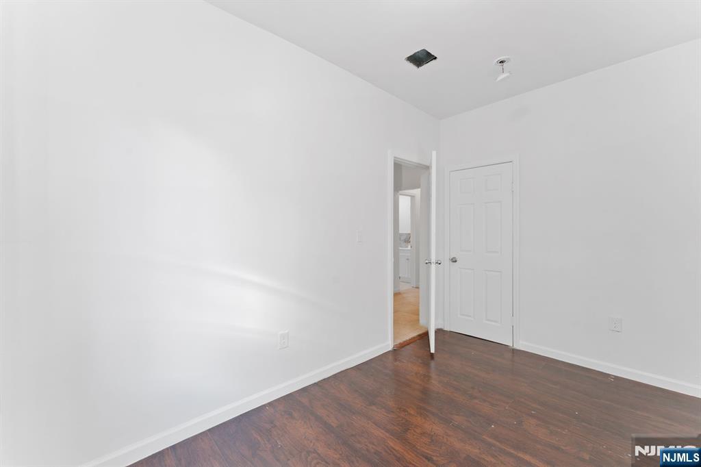 595 15th Avenue Newark, NJ 07103 - Photo 12 of 32