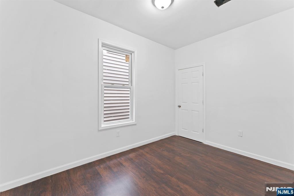 595 15th Avenue Newark, NJ 07103 - Photo 15 of 32