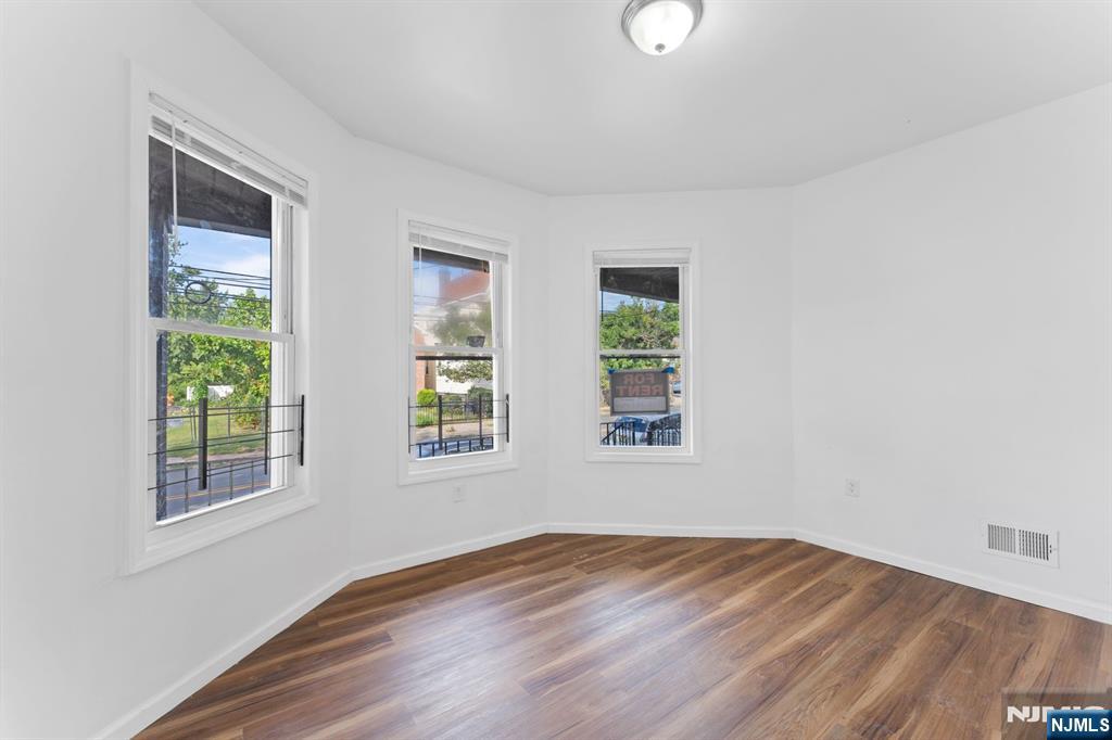 595 15th Avenue Newark, NJ 07103 - Photo 18 of 32