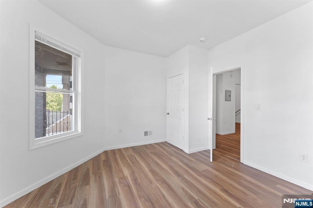 595 15th Avenue Newark, NJ 07103 - Photo 19 of 32