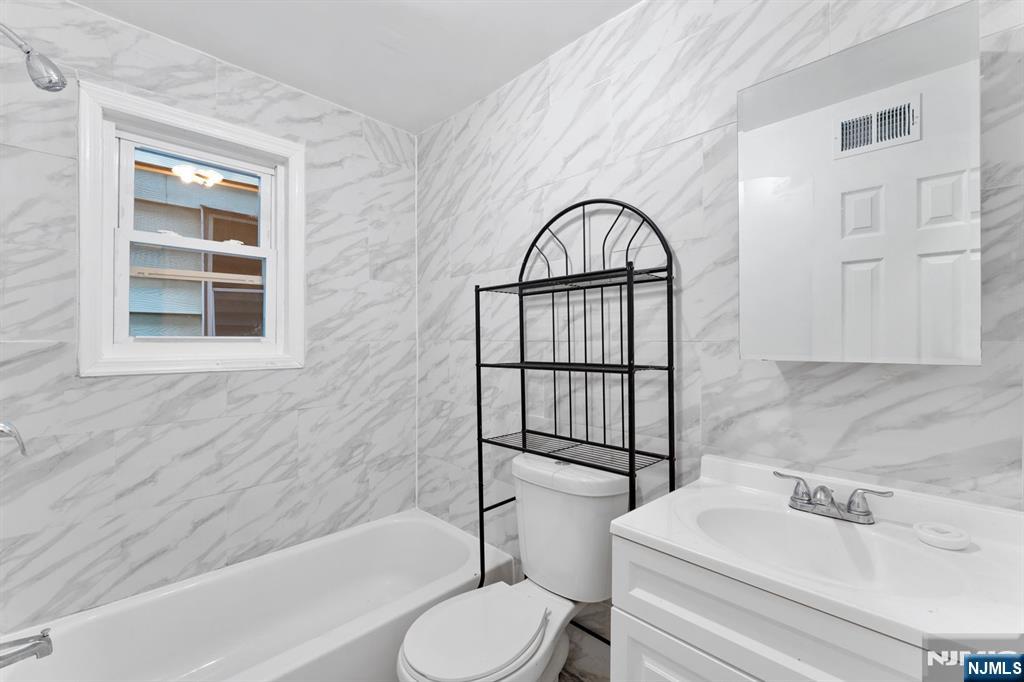 595 15th Avenue Newark, NJ 07103 - Photo 20 of 32