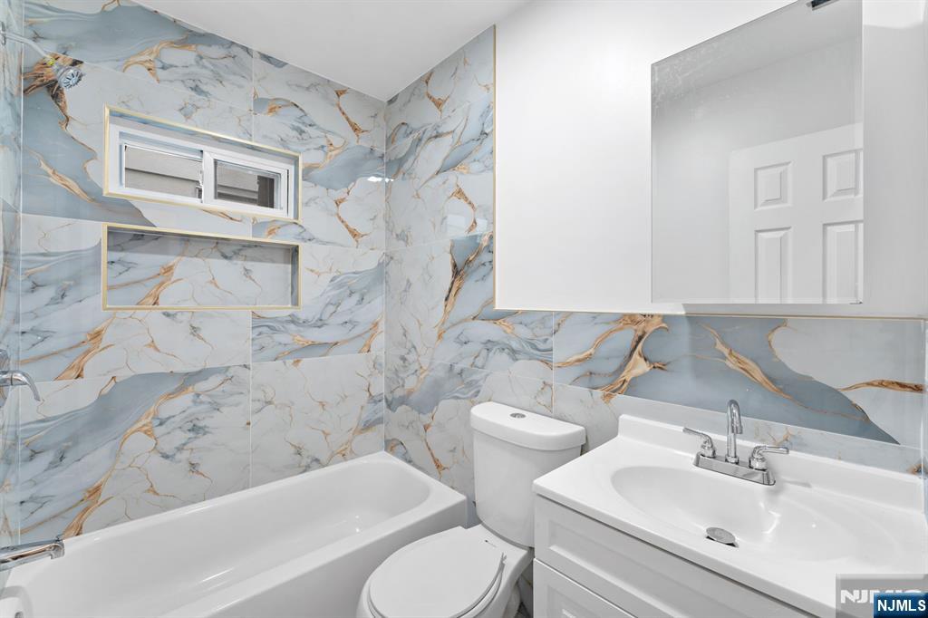 595 15th Avenue Newark, NJ 07103 - Photo 4 of 32