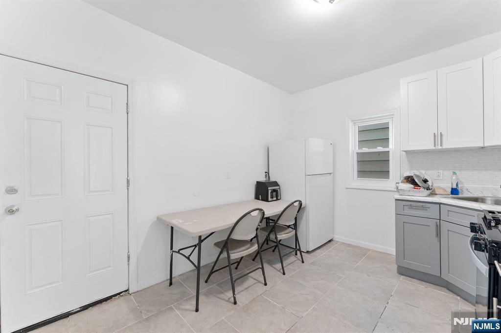 595 15th Avenue Newark, NJ 07103 - Photo 7 of 32