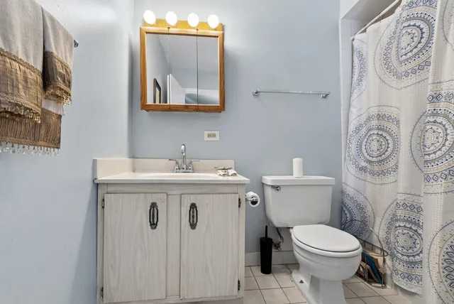 $210,000 | 7333 Grand Avenue, Unit 204, Downers Grove, IL 60516