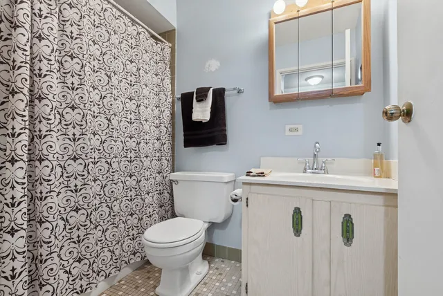 $210,000 | 7333 Grand Avenue, Unit 204, Downers Grove, IL 60516