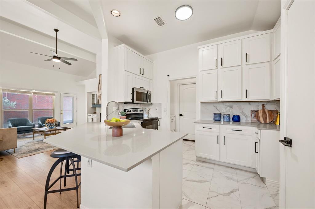 2140 Falcon Ridge Drive Carrollton, TX 75010 - Photo 6 of 14