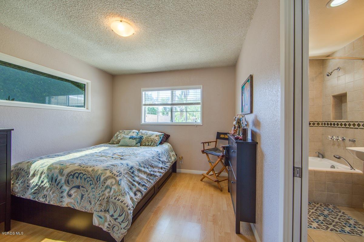4142 Helene Street Simi Valley, CA 93063 - Photo 20 of 33 4142Helene-18