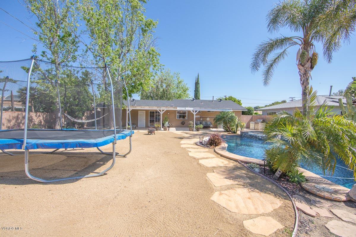 4142 Helene Street Simi Valley, CA 93063 - Photo 28 of 33 4142Helene-30