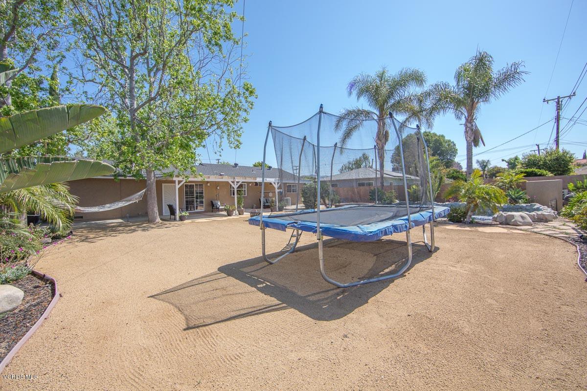 4142 Helene Street Simi Valley, CA 93063 - Photo 31 of 33 4142Helene-31