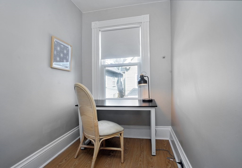 7 Lester Place Boston, MA 02130 - Photo 23 of 33 a dining room with table and chair