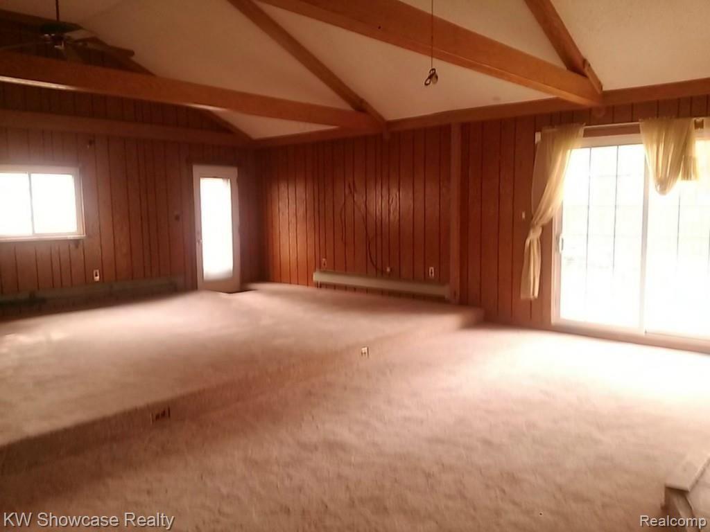 3190 Emmons Avenue Rochester, MI 48307 - Photo 6 of 27 WP_20141017_010.jpg
