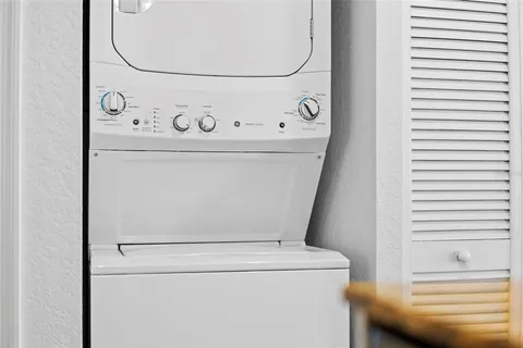 $700,000 | 12000 Gulf Boulevard, Unit 506N, Treasure Island, FL 33706