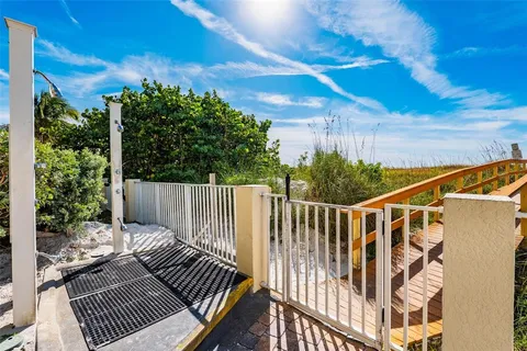 $700,000 | 12000 Gulf Boulevard, Unit 506N, Treasure Island, FL 33706