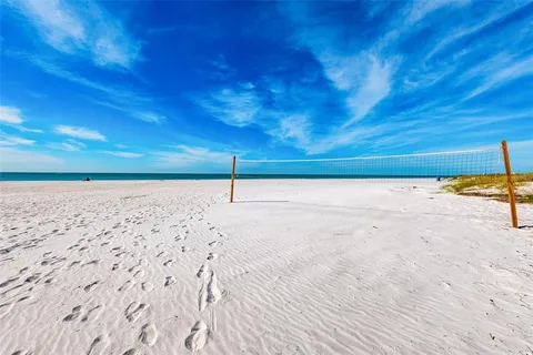 $700,000 | 12000 Gulf Boulevard, Unit 506N, Treasure Island, FL 33706