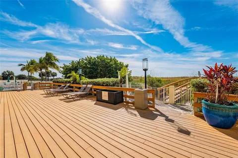 $700,000 | 12000 Gulf Boulevard, Unit 506N, Treasure Island, FL 33706