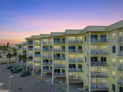 $700,000 | 12000 Gulf Boulevard, Unit 506N, Treasure Island, FL 33706