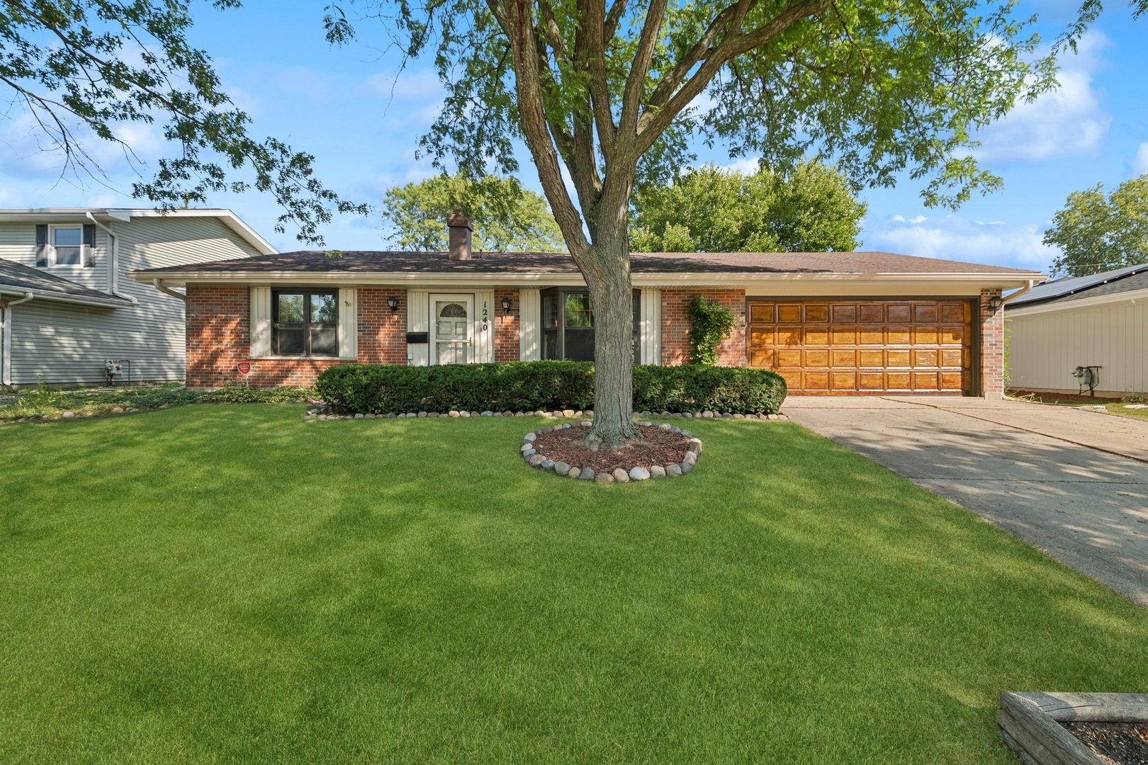 1240 Rosedale Lane Hoffman Estates, IL 60169 - Photo 1 of 30 Gallery Image 1
