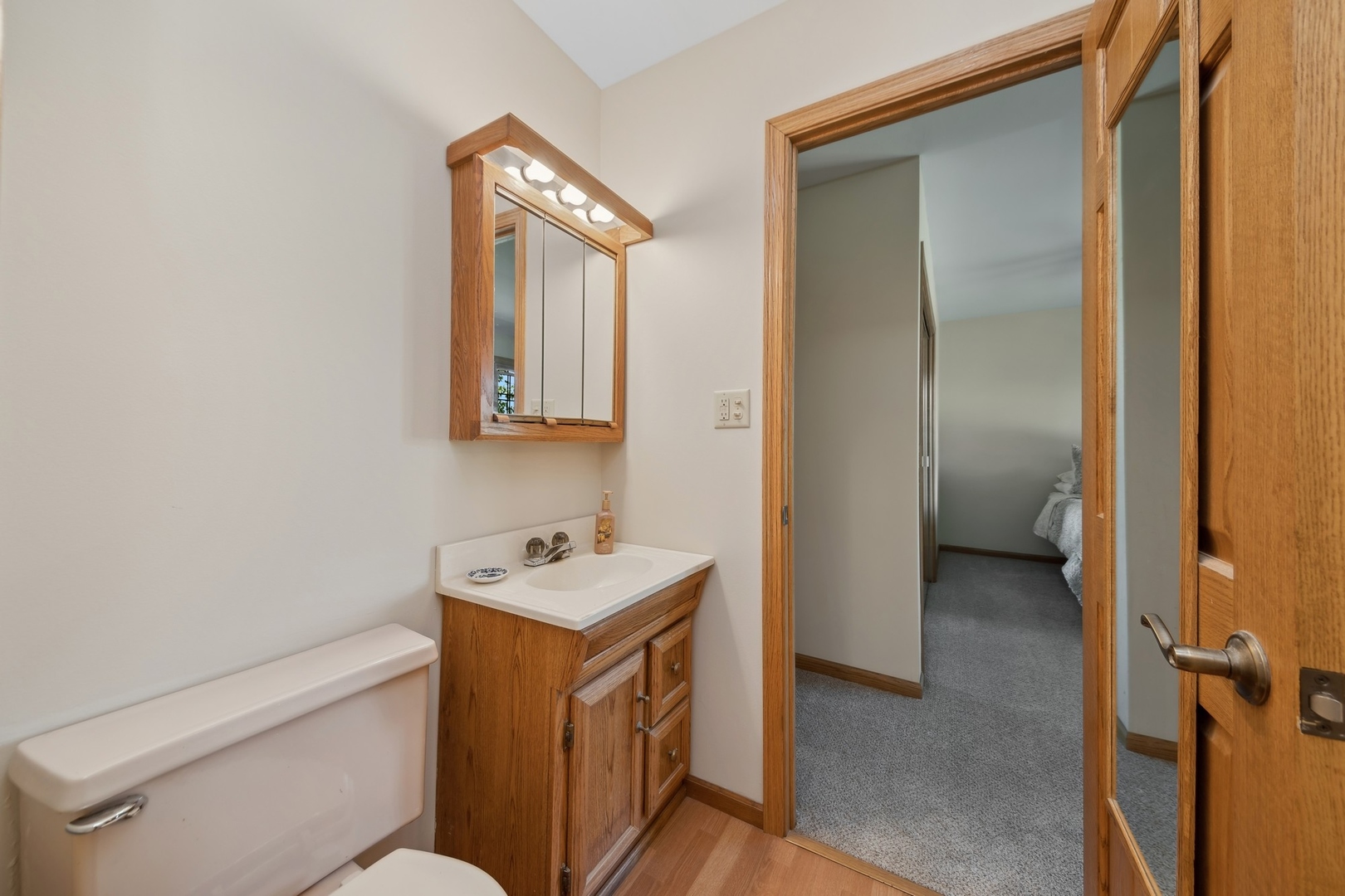 1240 Rosedale Lane Hoffman Estates, IL 60169 - Photo 14 of 30 Gallery Image 14