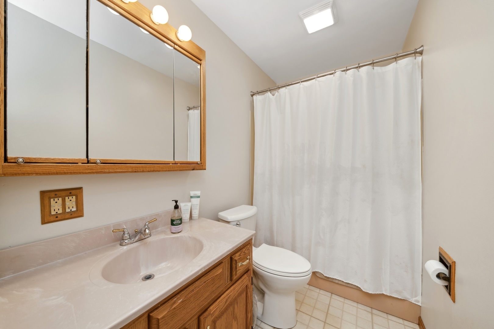1240 Rosedale Lane Hoffman Estates, IL 60169 - Photo 20 of 30 Gallery Image 20
