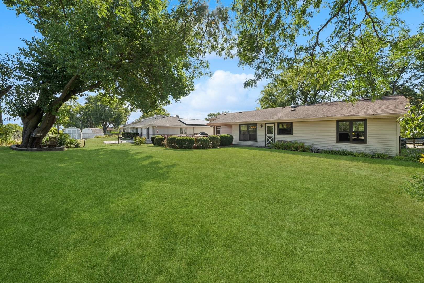 1240 Rosedale Lane Hoffman Estates, IL 60169 - Photo 27 of 30 Gallery Image 27