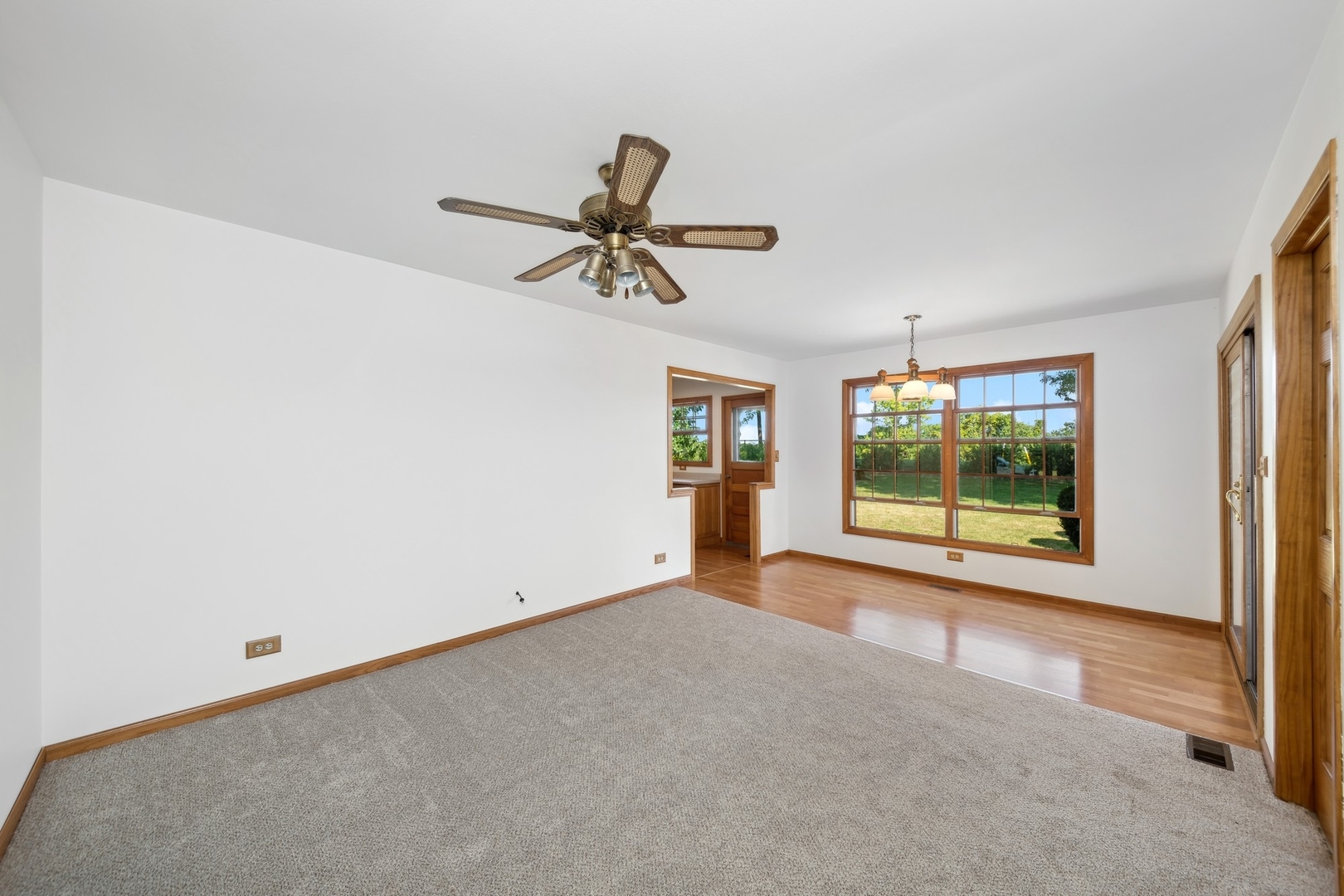 1240 Rosedale Lane Hoffman Estates, IL 60169 - Photo 5 of 30 Gallery Image 5