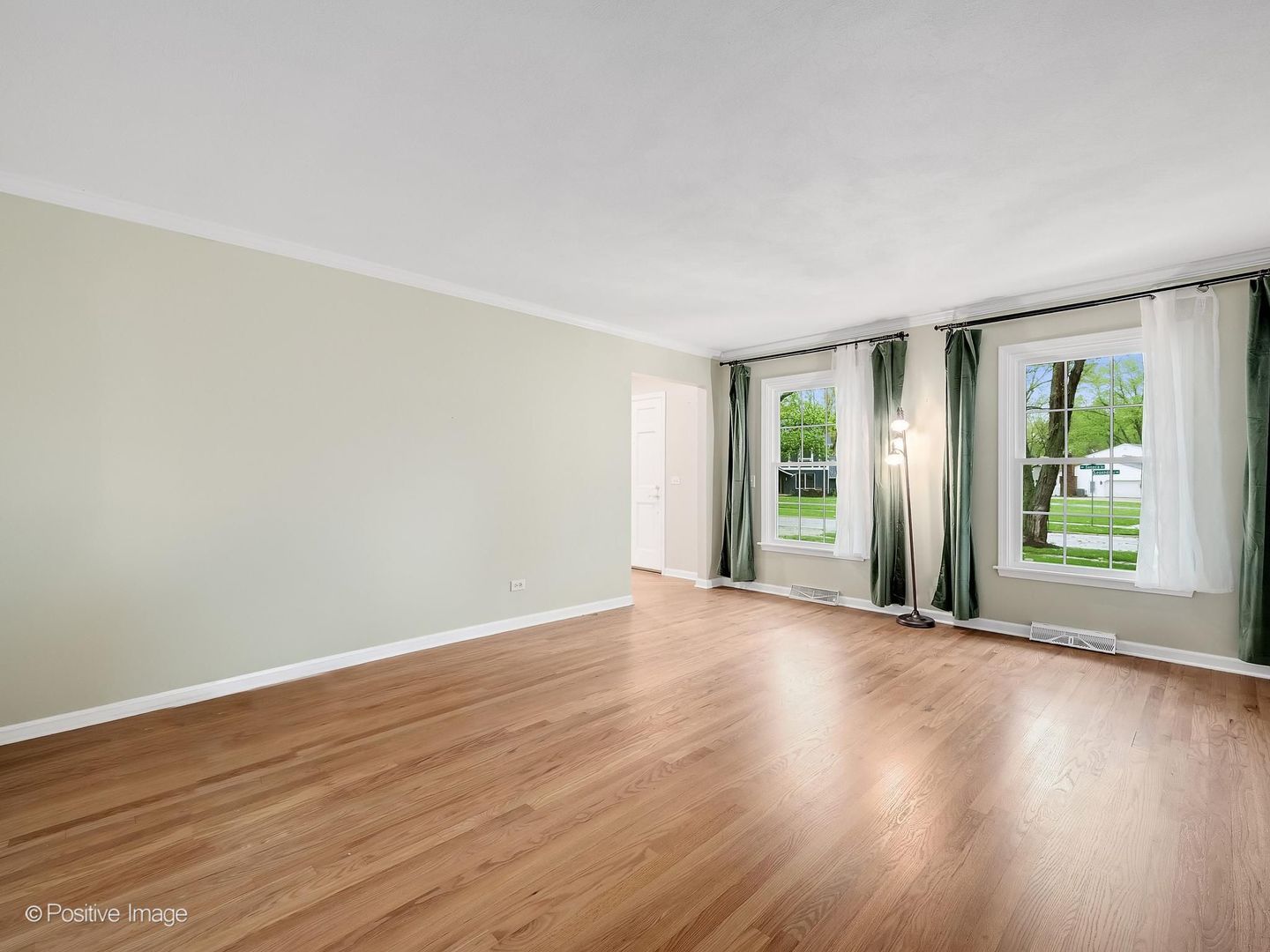 2S560 Seneca Drive Wheaton, IL 60189 - Photo 4 of 39
