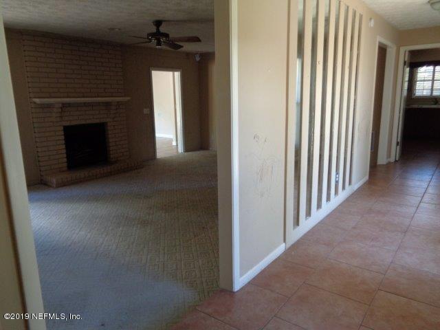 3531 Lawrence Road Orange Park, FL 32073 - Photo 6 of 29 Foyer and Living Room