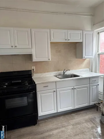 $1,800 | 28 Fair Street, Unit 28B, Hackensack, NJ 07601