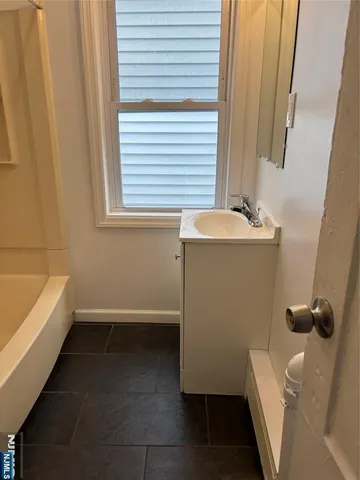 $1,800 | 28 Fair Street, Unit 28B, Hackensack, NJ 07601