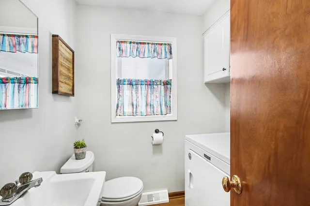 $385,000 | 7692 Cardinal Drive, Jenison, MI 49428