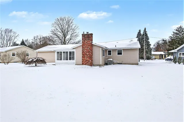 $385,000 | 7692 Cardinal Drive, Jenison, MI 49428