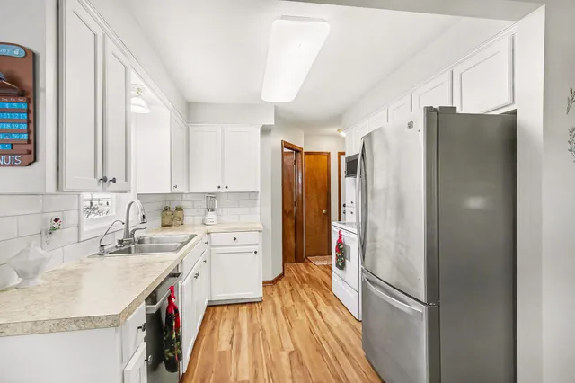 $385,000 | 7692 Cardinal Drive, Jenison, MI 49428