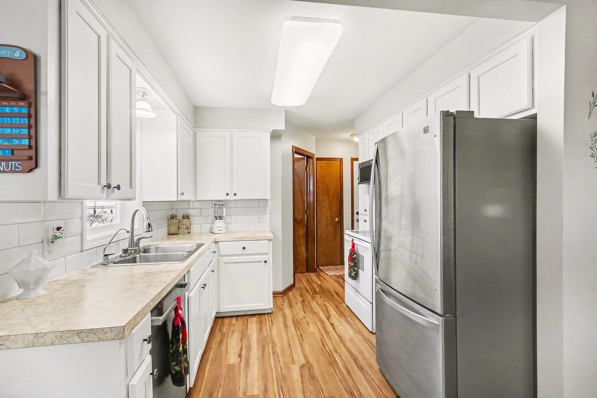 7692 Cardinal Drive Jenison, MI 49428 - Photo 5 of 24 Kitchen02