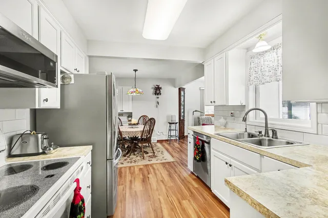 $385,000 | 7692 Cardinal Drive, Jenison, MI 49428